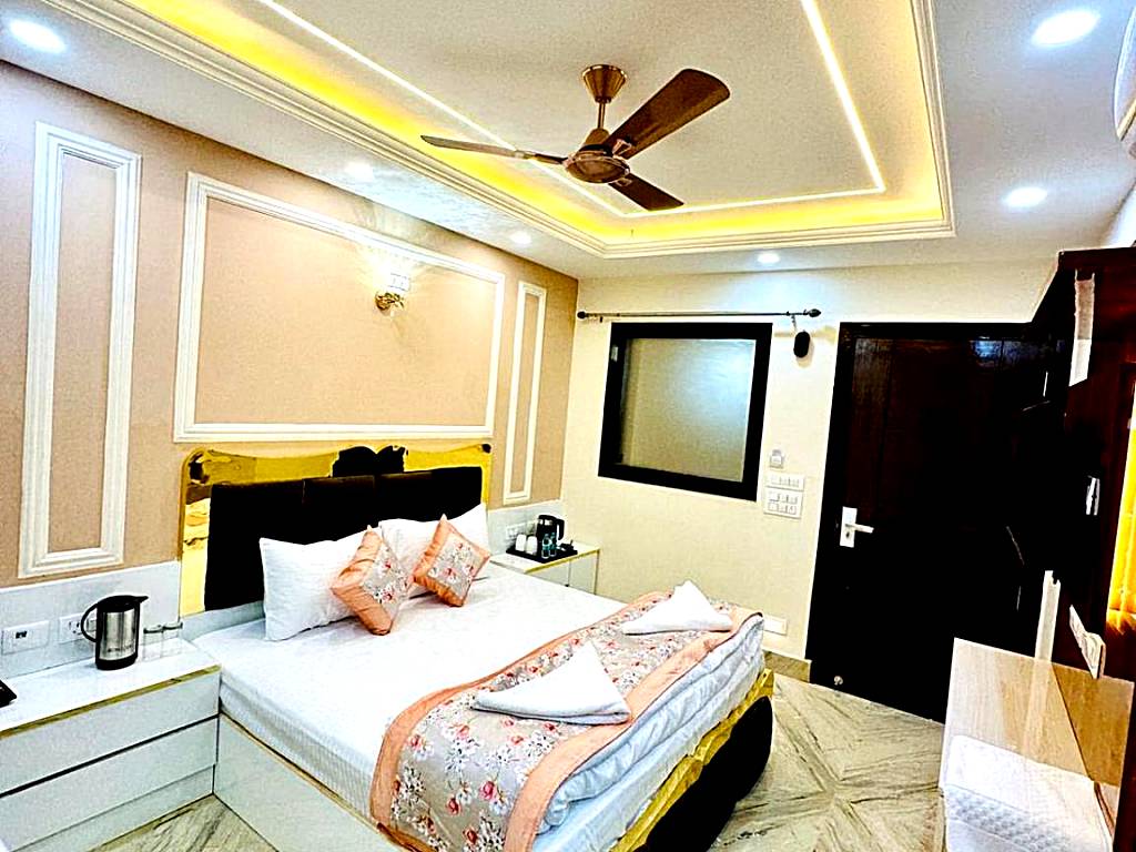 Hotel SAMRAT RESIDENCY