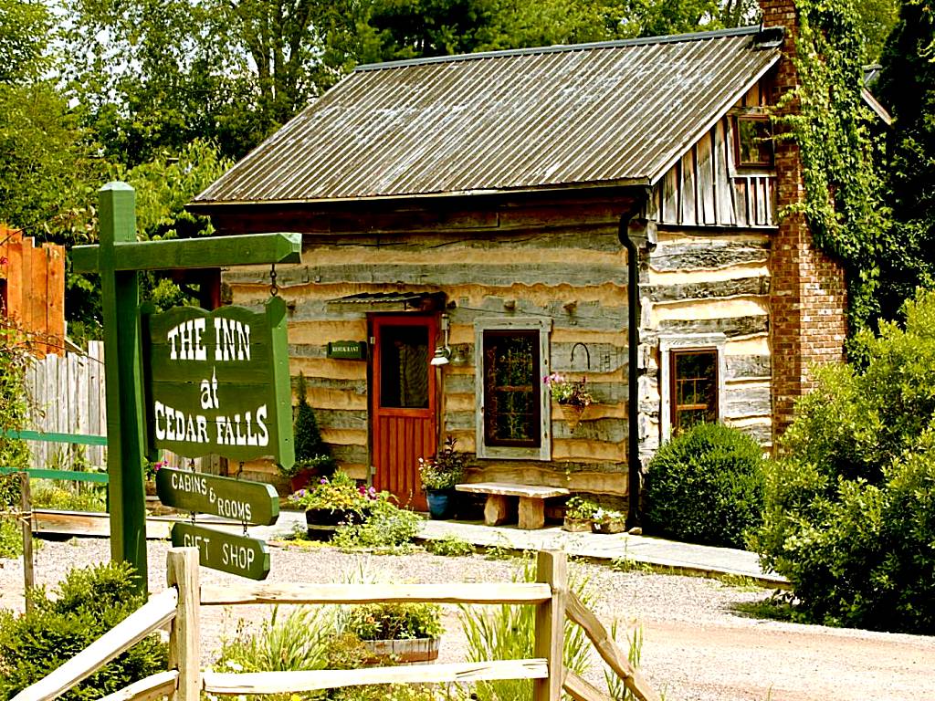 Inn & Spa at Cedar Falls (Cedar Grove) 