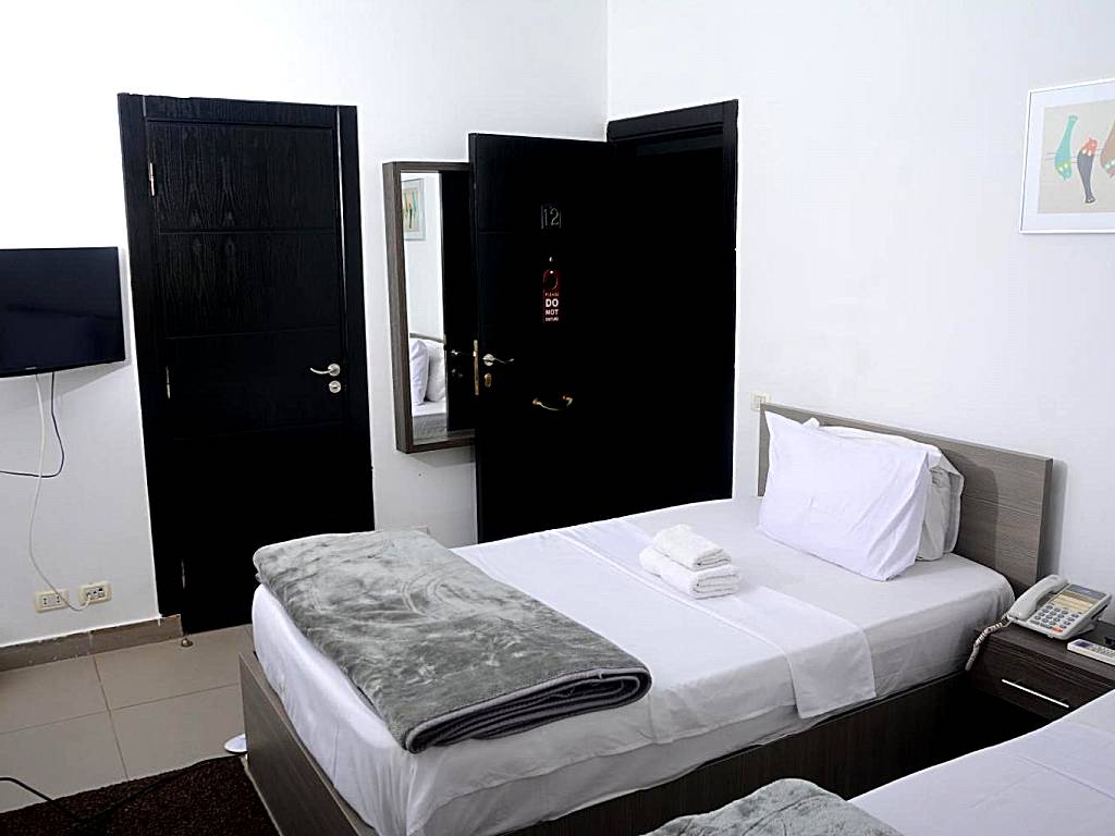 Sakan 275: Deluxe Double Room with Balcony