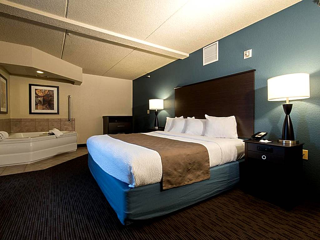 AmericInn by Wyndham Mounds View Minneapolis: 1 King Bed, Superior one Bedroom Suite, Non -Smoking  (Mounds View) 