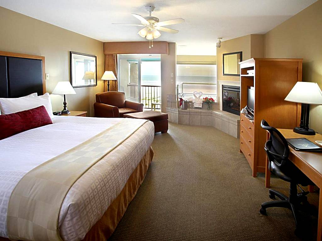 Best Western Plus Ocean View Resort: King Room with Balcony and Spa Bath (Seaside) 