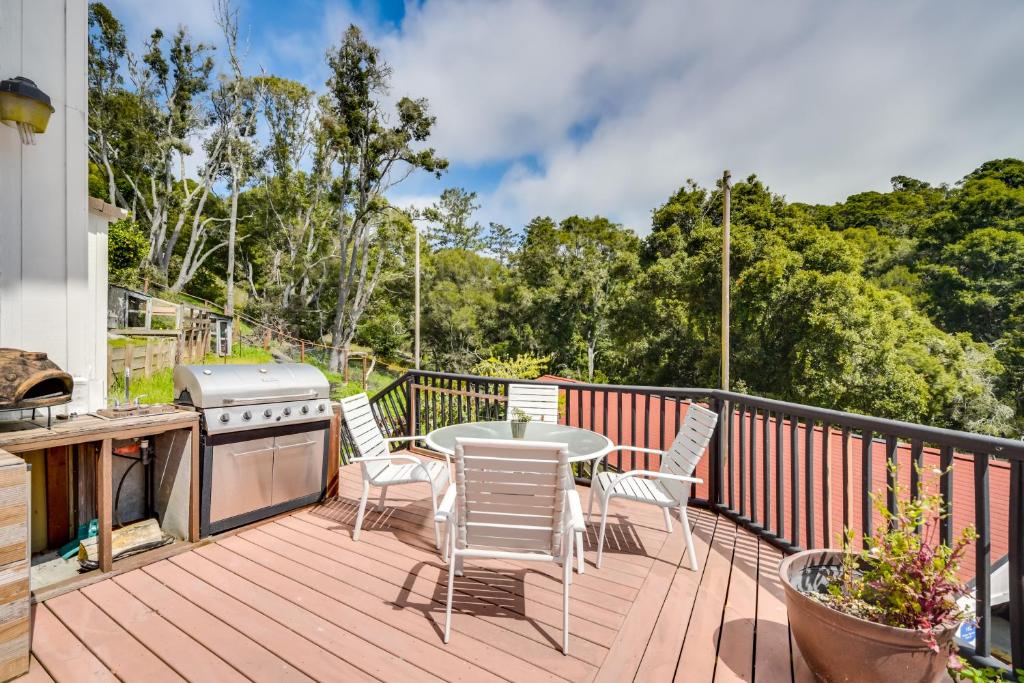 Comfy Aptos Apartment Near Beaches and Santa Cruz!