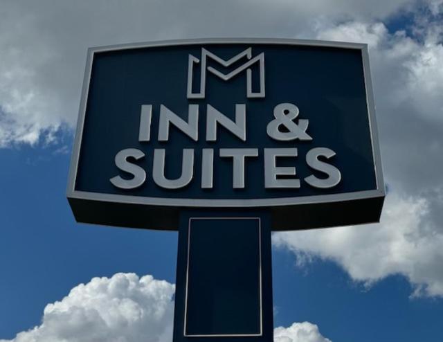 M&M Inn and Suites