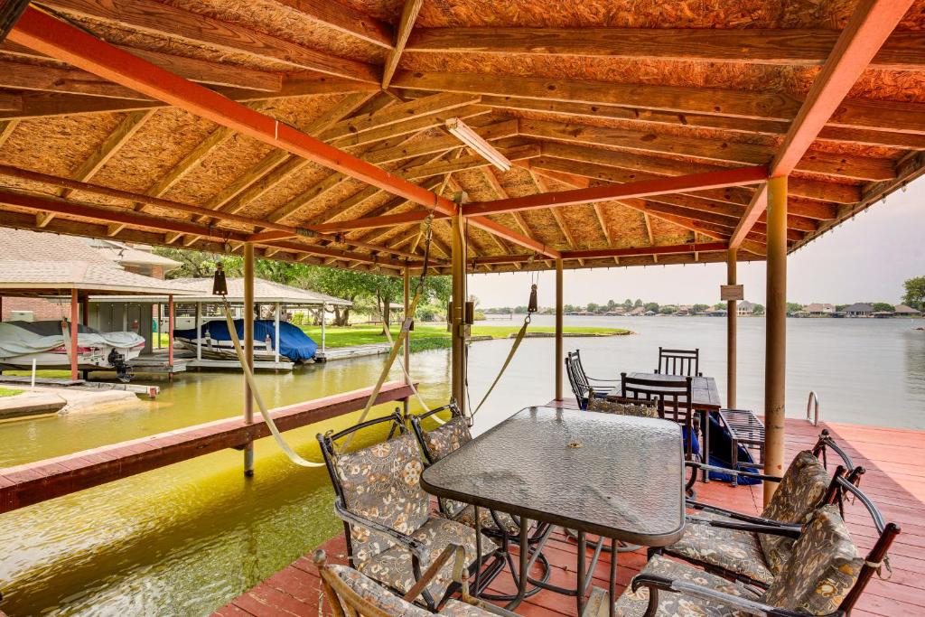 Spacious Lake Granbury Home with Deck and Boat Dock!