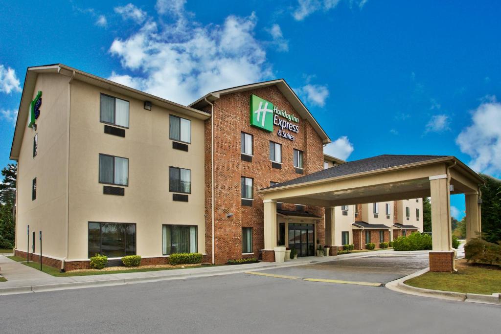 Holiday Inn Express & Suites Buford NE - Lake Lanier, an IHG Hotel