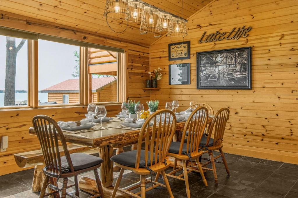 Cozy and Quaint Leech Lake Escape!