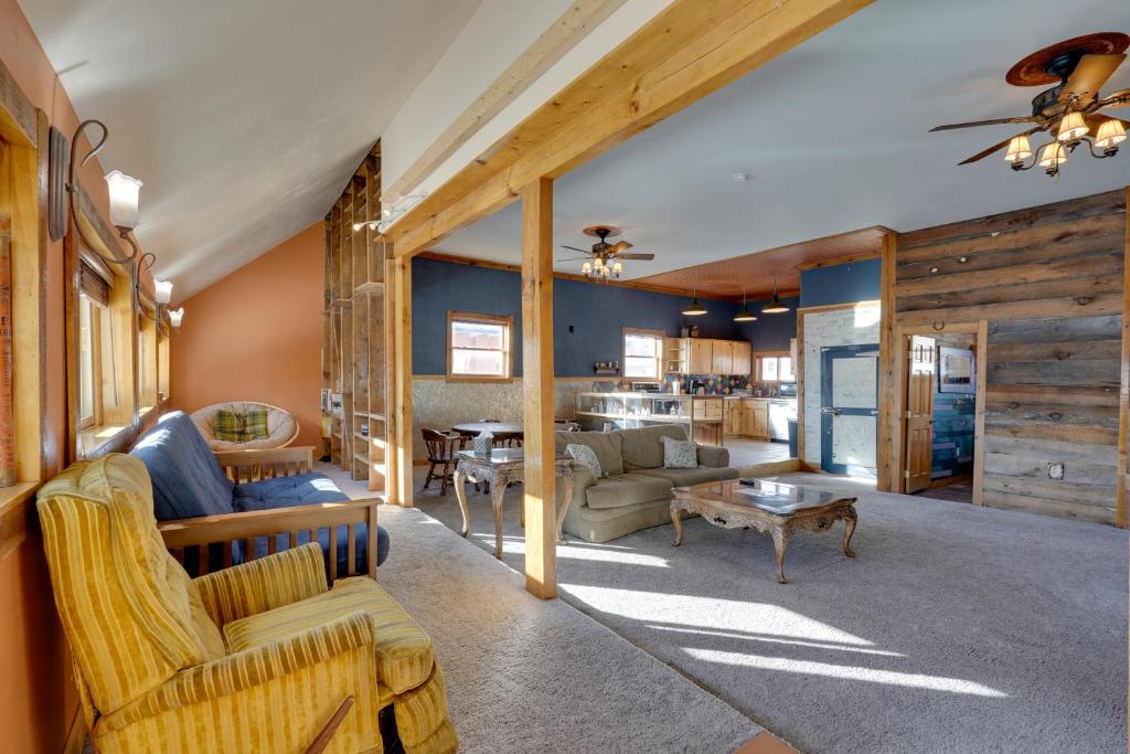 Unique Colorado Mountain Retreat Near Pikes Peak!