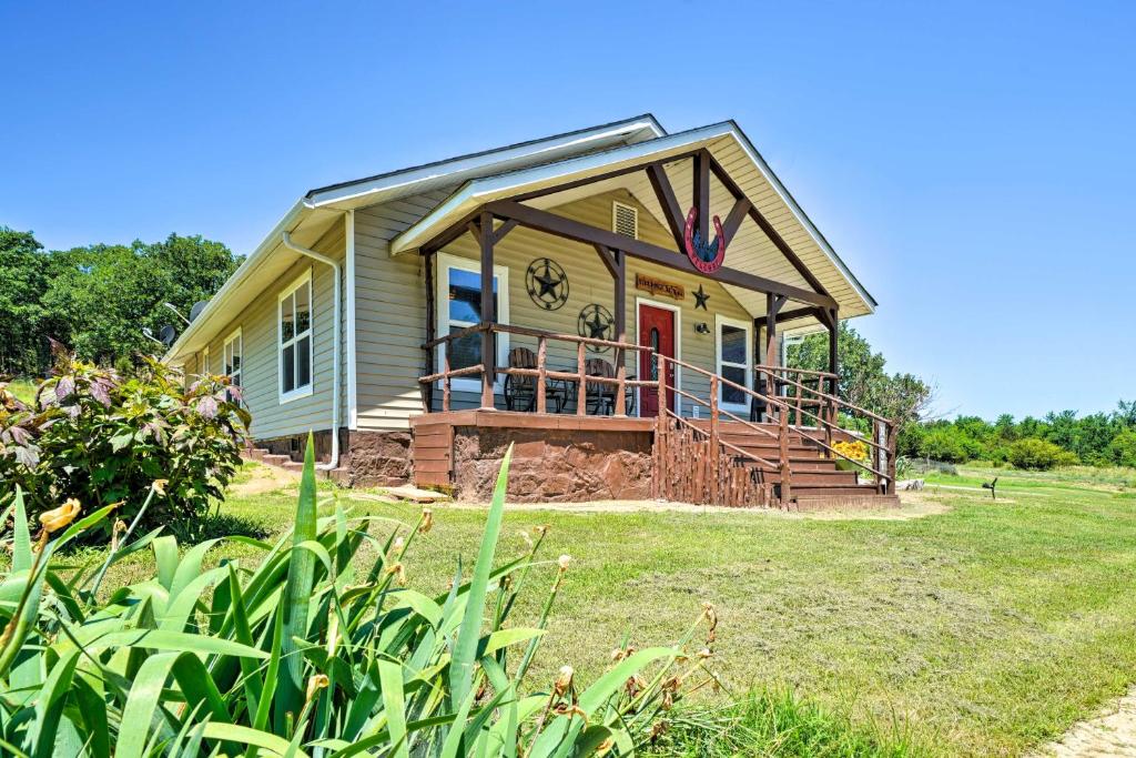 McAlester Cottage with 30 Private Acres and Ponds!