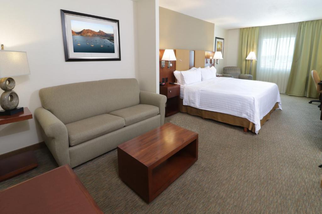 Holiday Inn Hotel & Suites Hermosillo Aeropuerto, an IHG Hotel