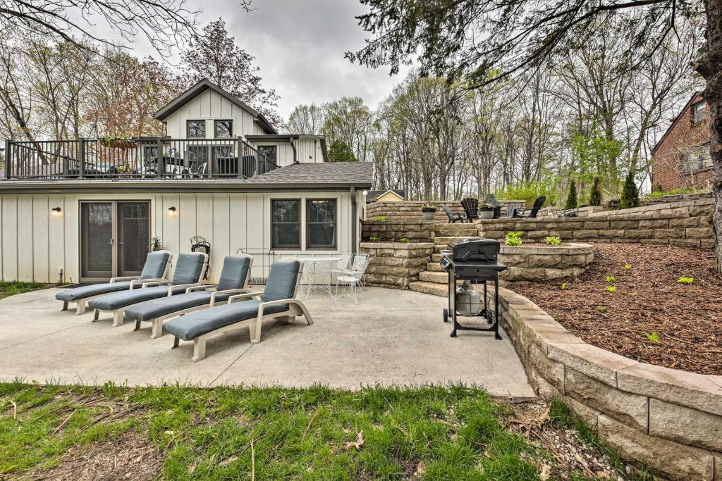 Big Cedar Lake House Views, 100 Ft to Water!