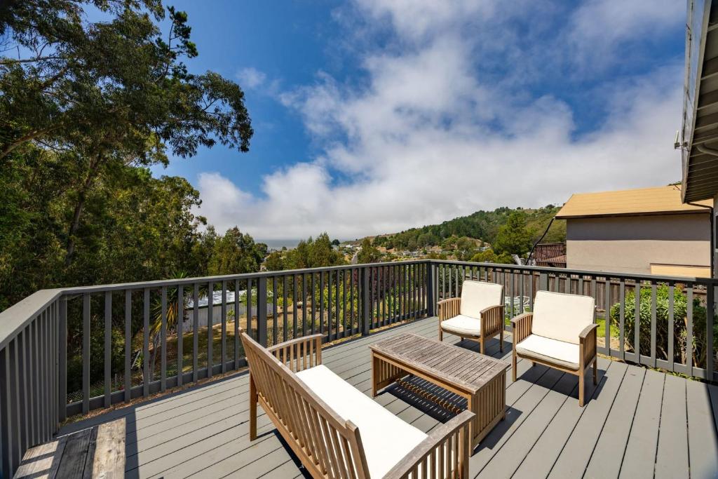 Entire Oceanview Coastal Retreat in Pacifica