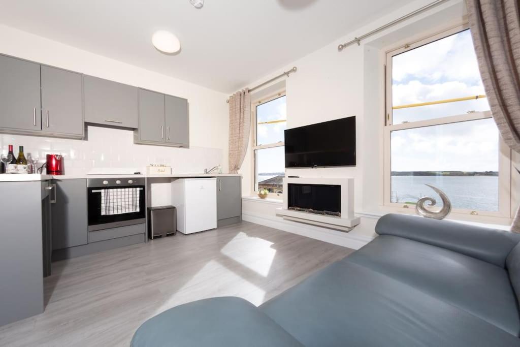 Unit 2 Island View Apartments With Stunning Harbour View