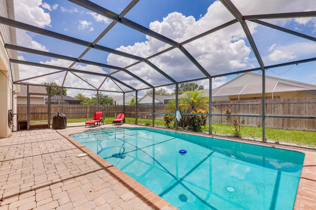 Riverview Home with Screened Pool about 1 Mi to Marina!